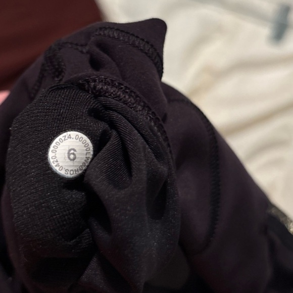 Lululemon Wunder Train High-Rise Tight 21" Special Edition Size 6 Embossed Logo - Picture 7 of 7